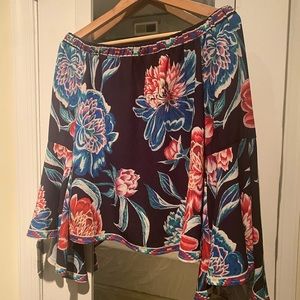 Flying Tomato off the shoulder bell sleeve top. Size S